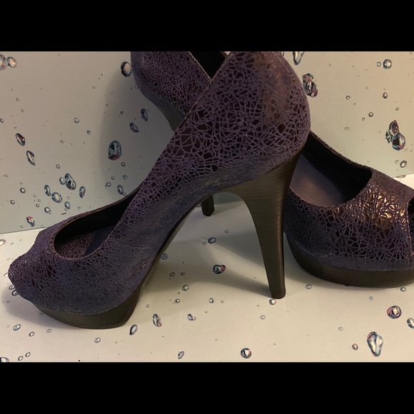 BCBG | Blue, Crackle Print | Platform Stilettos - Picture 2 of 8